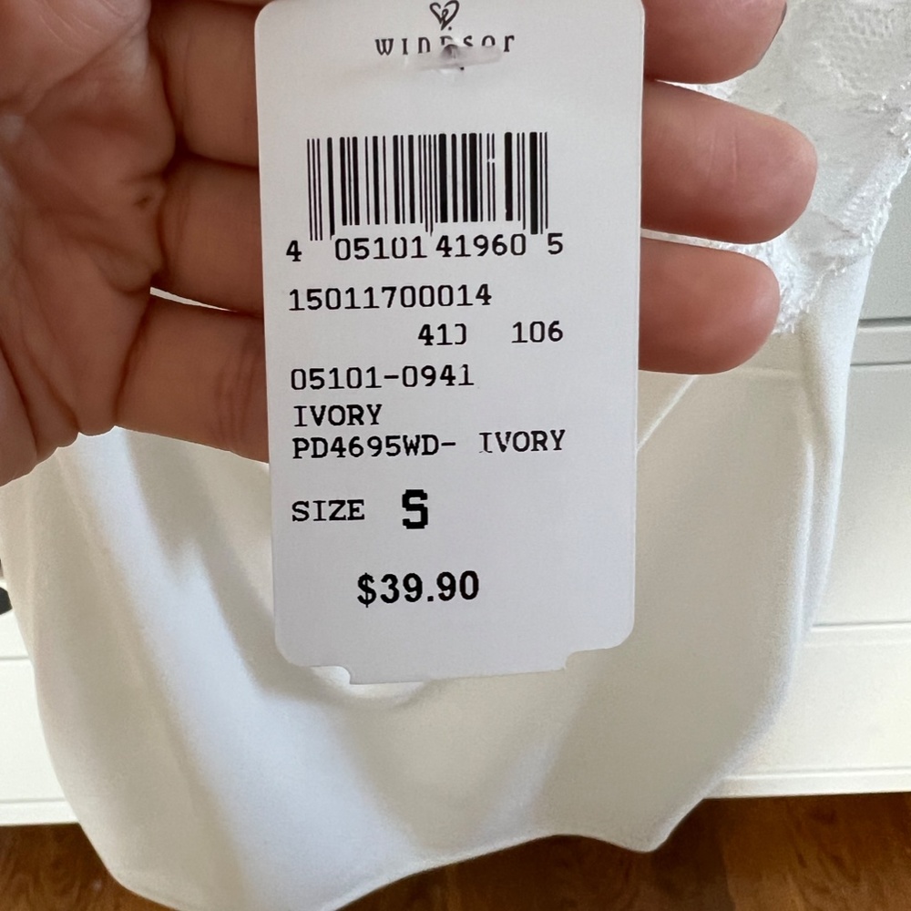 NWT Ivory Romper - Picture 2 of 3